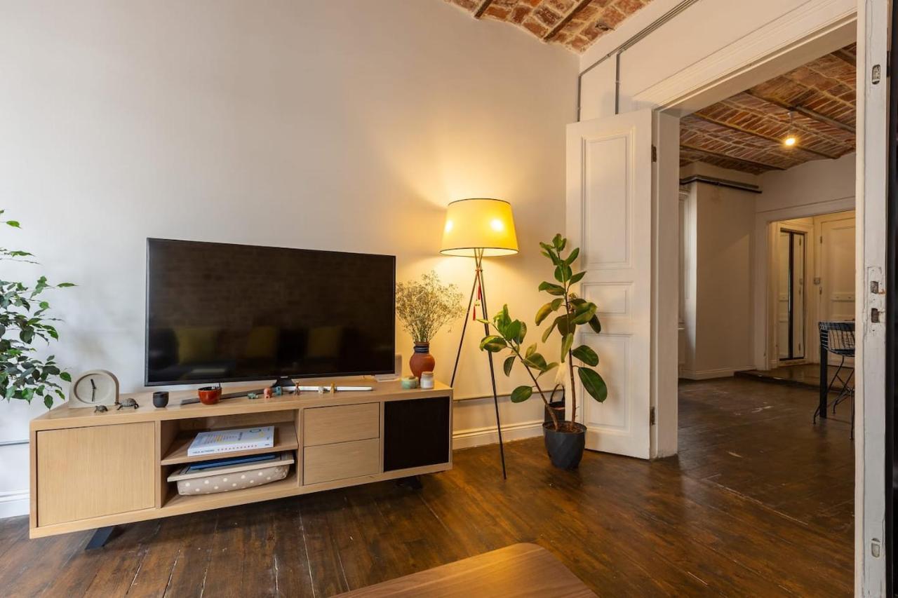 Renovated Apartment At The Heart Of Istanbul With Huge Terrace Exterior photo