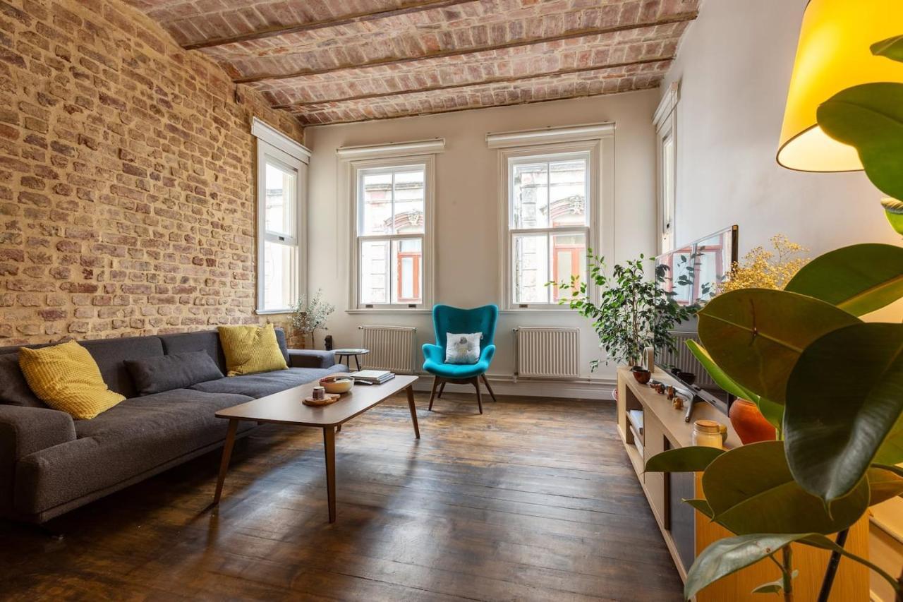 Renovated Apartment At The Heart Of Istanbul With Huge Terrace Exterior photo