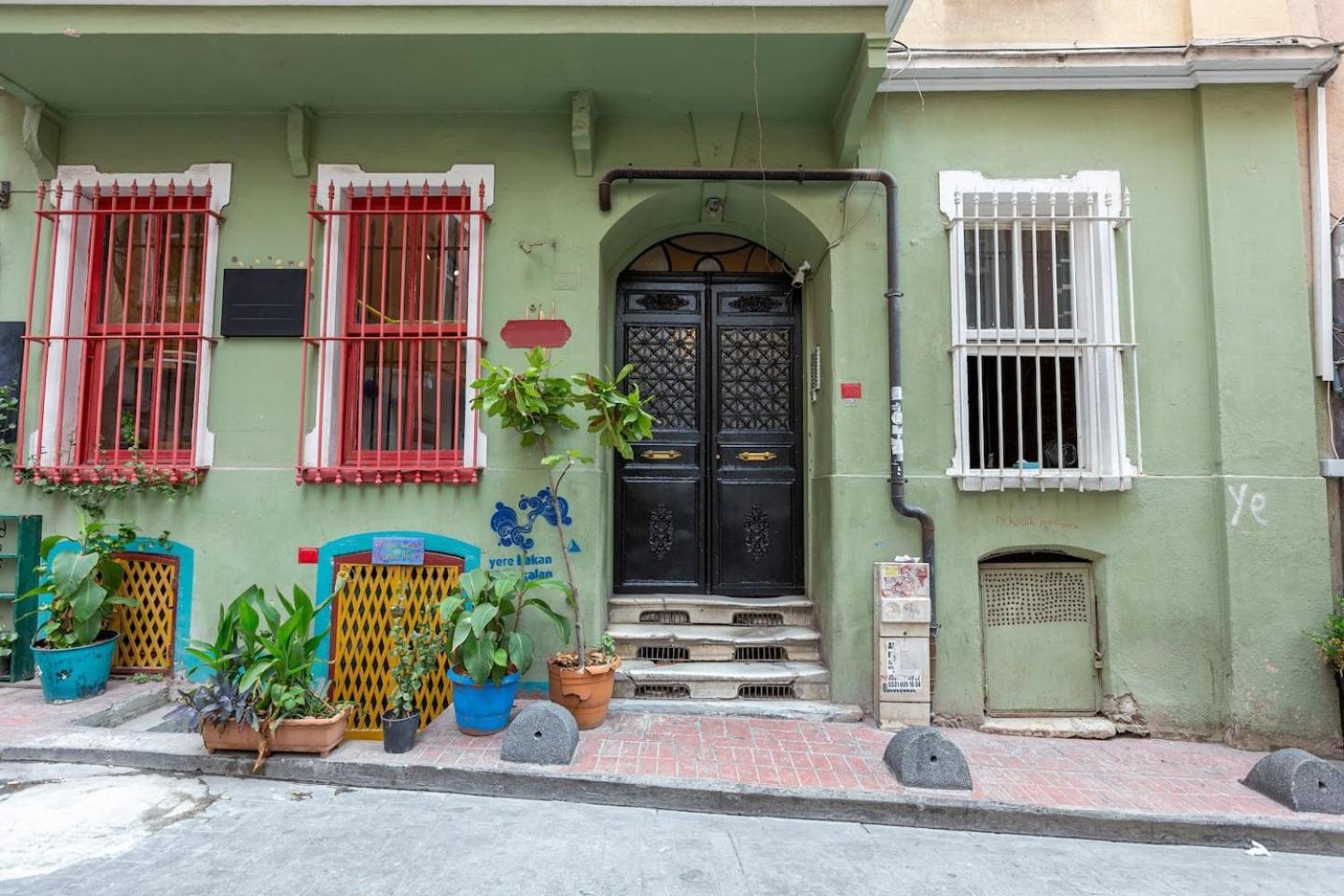 Renovated Apartment At The Heart Of Istanbul With Huge Terrace Exterior photo