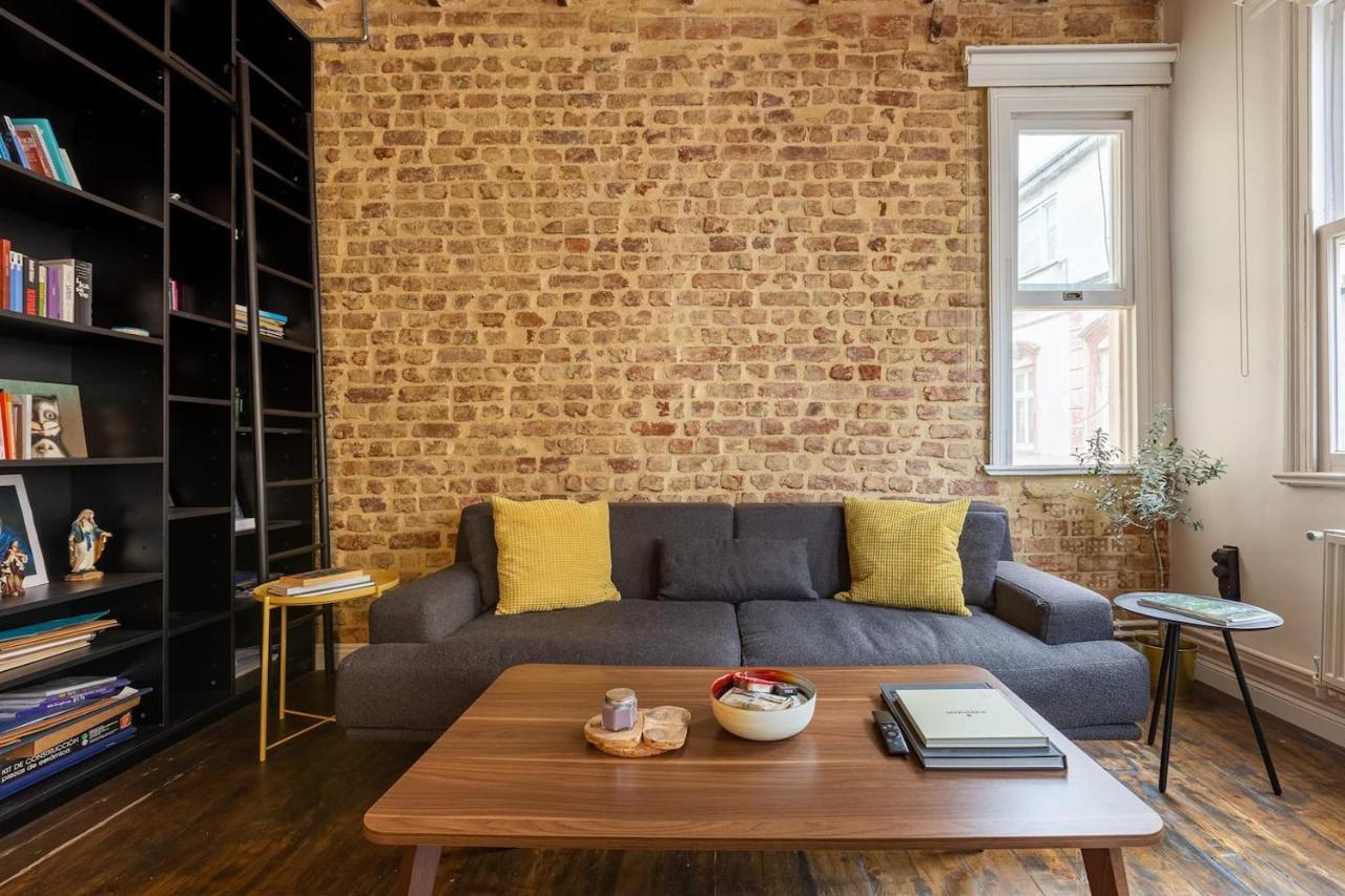 Renovated Apartment At The Heart Of Istanbul With Huge Terrace Exterior photo